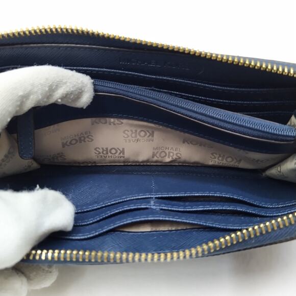 Michael Kors Black Leather Zip Around Credit Card Wallet - Picture 10 of 16